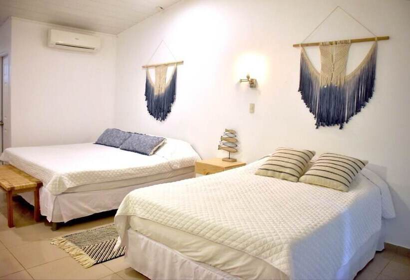 צימר Refugio Surf Lodge