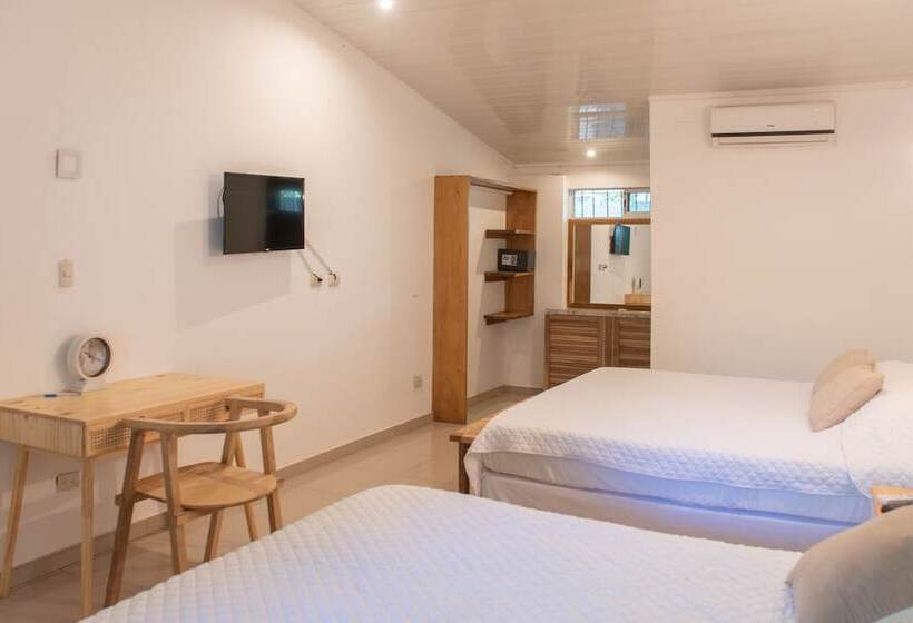 צימר Refugio Surf Lodge