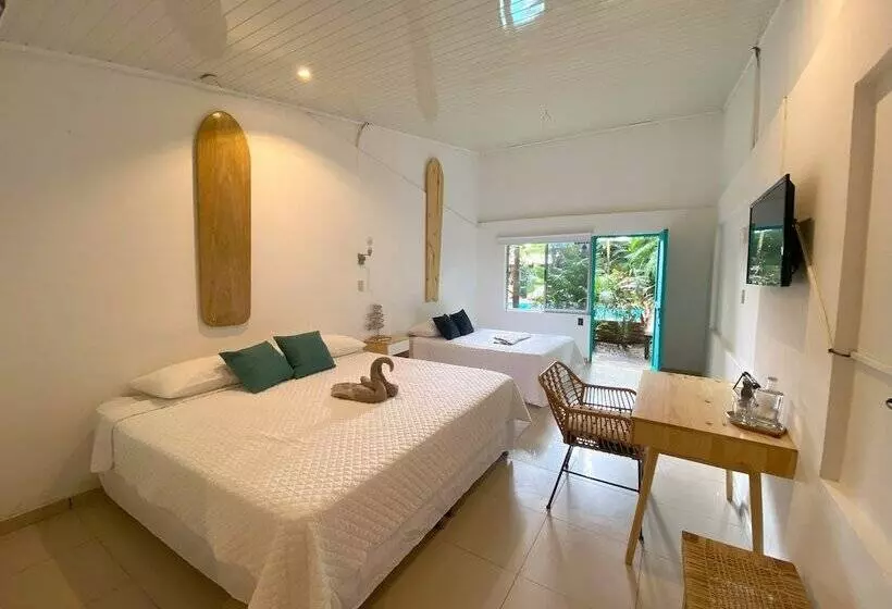 تختخواب و صبحانه Refugio Surf Lodge