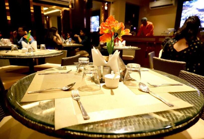 Отель Avenue Plaza ! Serampore   Samrat Restaurant, N S Avenue