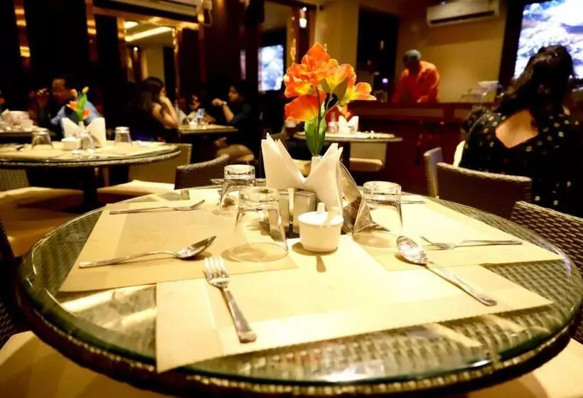 ホテル Avenue Plaza ! Serampore   Samrat Restaurant, N S Avenue