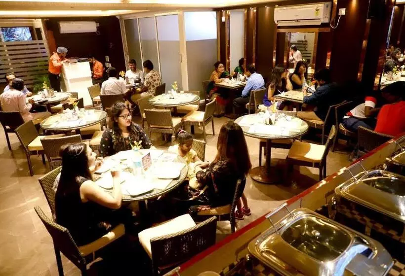 ホテル Avenue Plaza ! Serampore   Samrat Restaurant, N S Avenue