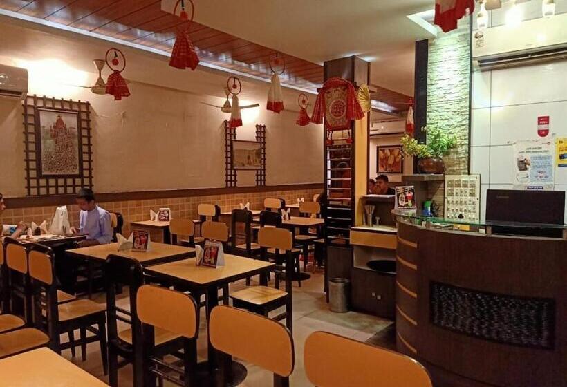 Отель Avenue Plaza ! Serampore   Samrat Restaurant, N S Avenue