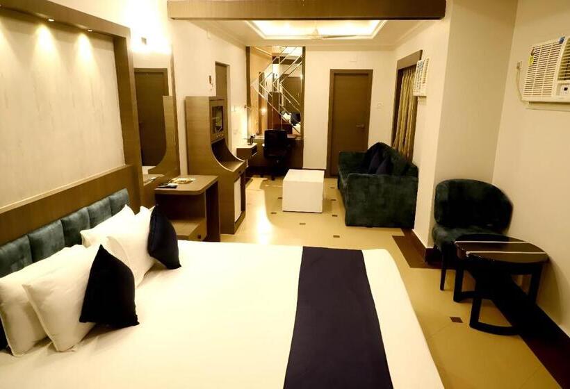 Отель Avenue Plaza ! Serampore   Samrat Restaurant, N S Avenue