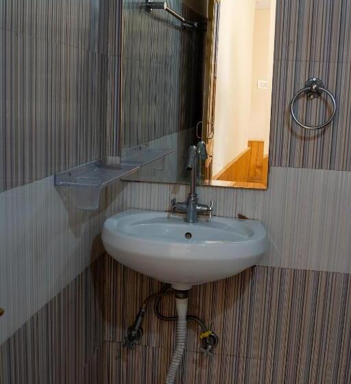 Отель Avenue Plaza ! Serampore   Samrat Restaurant, N S Avenue