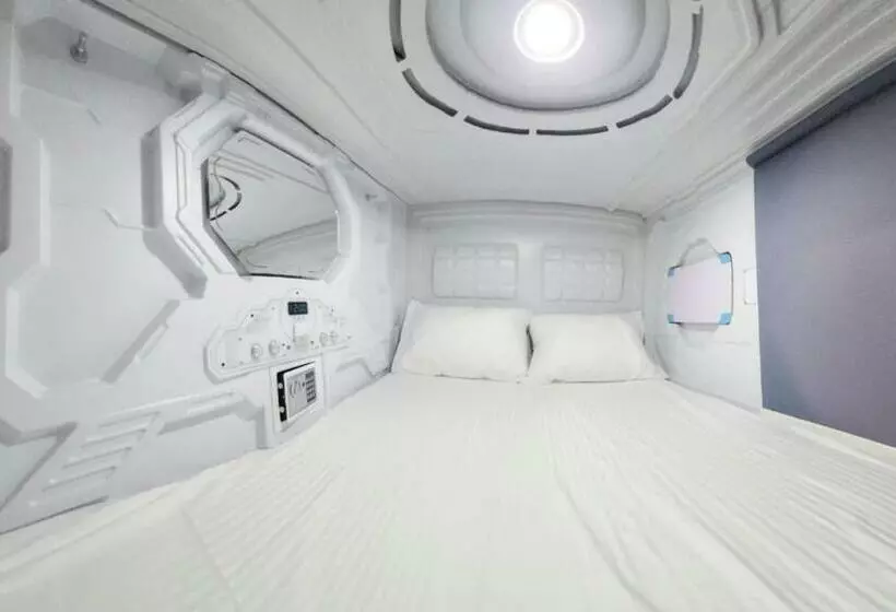 هتل کپسول Hostel Aria Capsule