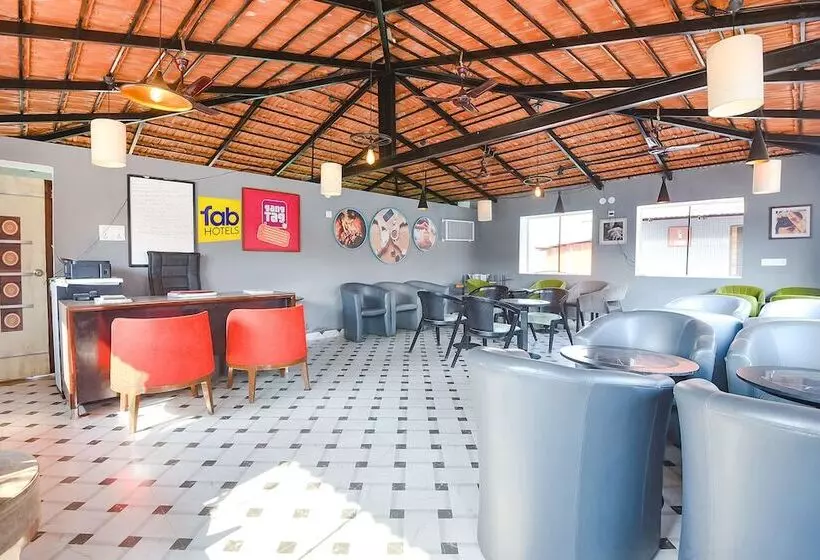 Hotelli Fabescape Kautilyaa Resort With Swimming Pool