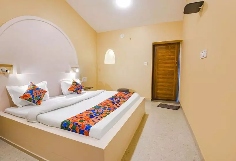 Hotelli Fabescape Kautilyaa Resort With Swimming Pool