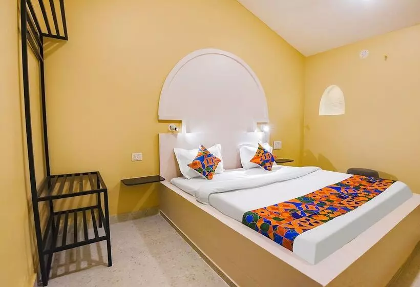 Hotelli Fabescape Kautilyaa Resort With Swimming Pool