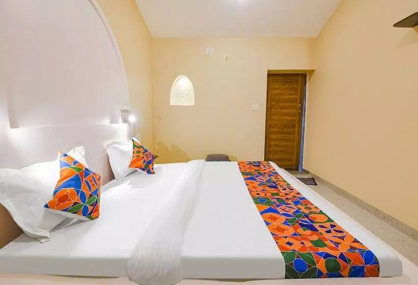 Hotelli Fabescape Kautilyaa Resort With Swimming Pool