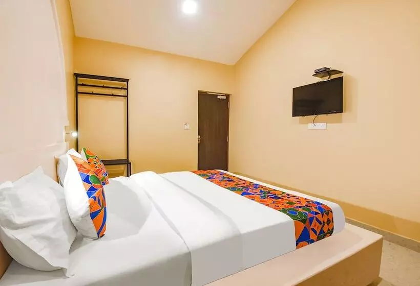 Hotelli Fabescape Kautilyaa Resort With Swimming Pool