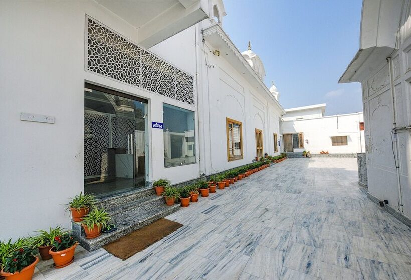 Fabhotel Jaswinder Bhawan