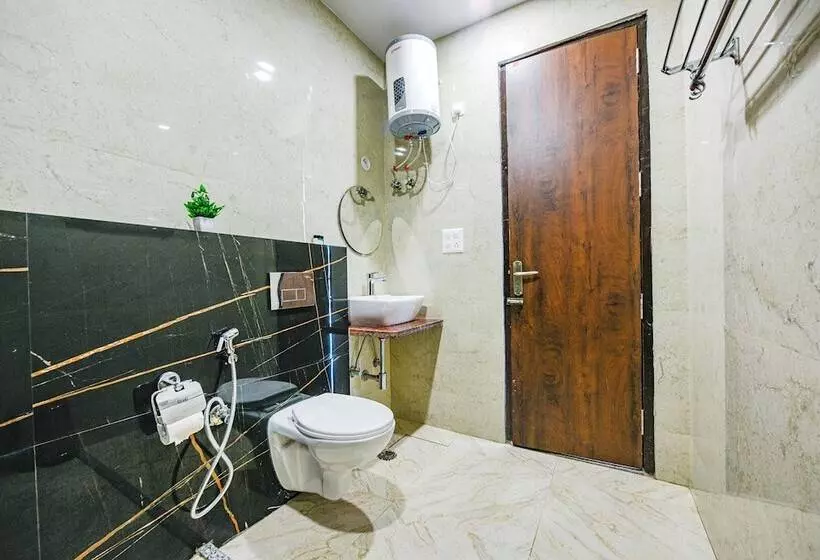 Fabhotel Jaswinder Bhawan