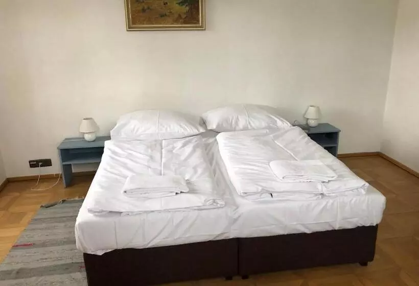 Majatalo Zámeček Ostrov