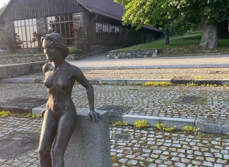 Majatalo Zámeček Ostrov