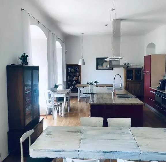 Majatalo Zámeček Ostrov