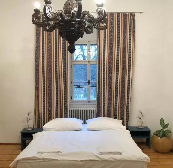 Majatalo Zámeček Ostrov