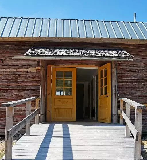 ユースホステル Mittjas Vallen Timber Lodge & Cabins