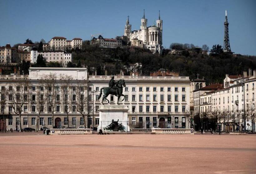צימר Chambre Spacieuse Au Calme Proche De Lyon