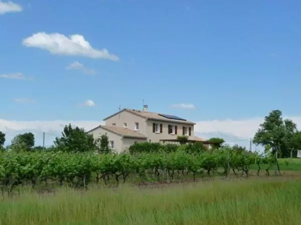 ベッドアンドブレックファースト La Doucinière