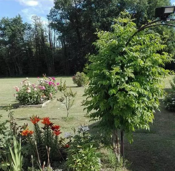 ベッドアンドブレックファースト La Doucinière