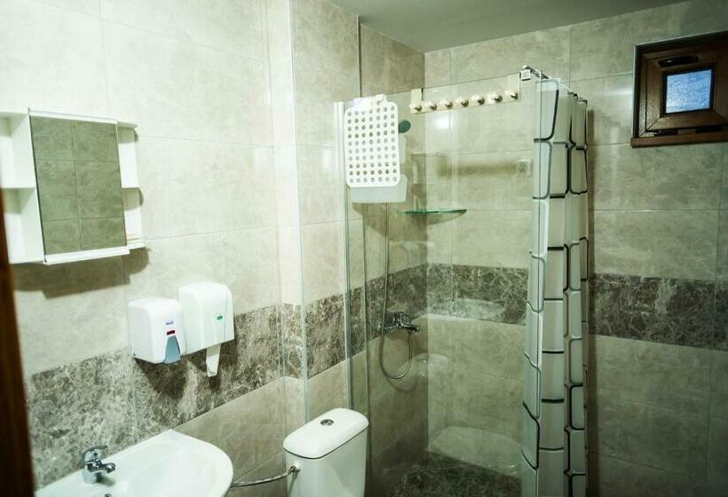 בית מלון כפרי семеен хотел петров хан