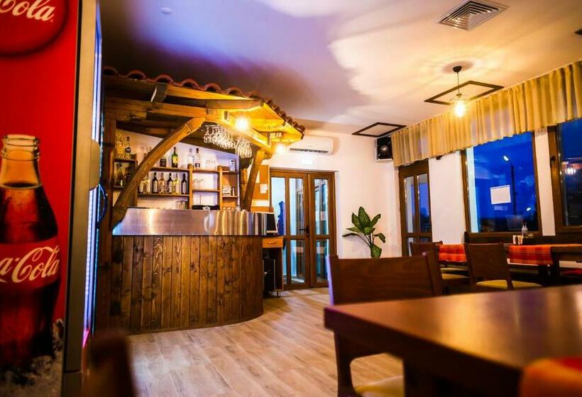 בית מלון כפרי семеен хотел петров хан