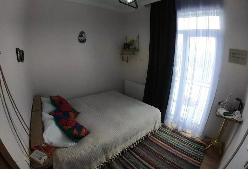 هاستل Green Tianeti