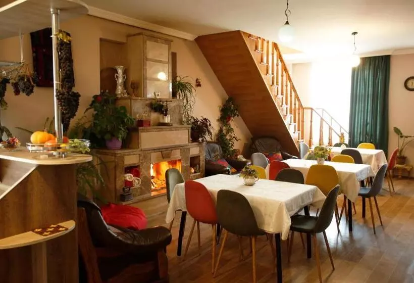 هاستل Green Tianeti