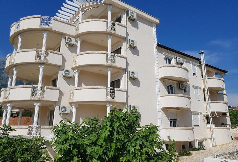 Apartaments Crown Silvia