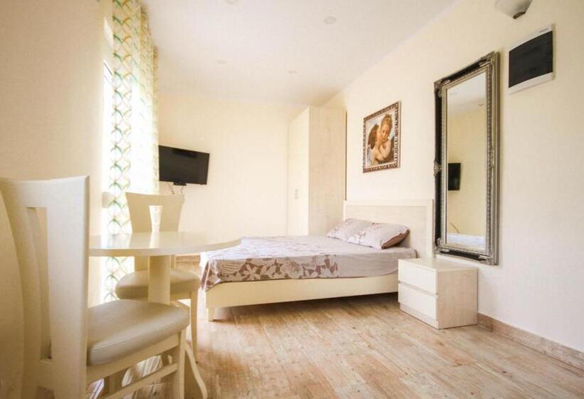 Apartaments Crown Silvia