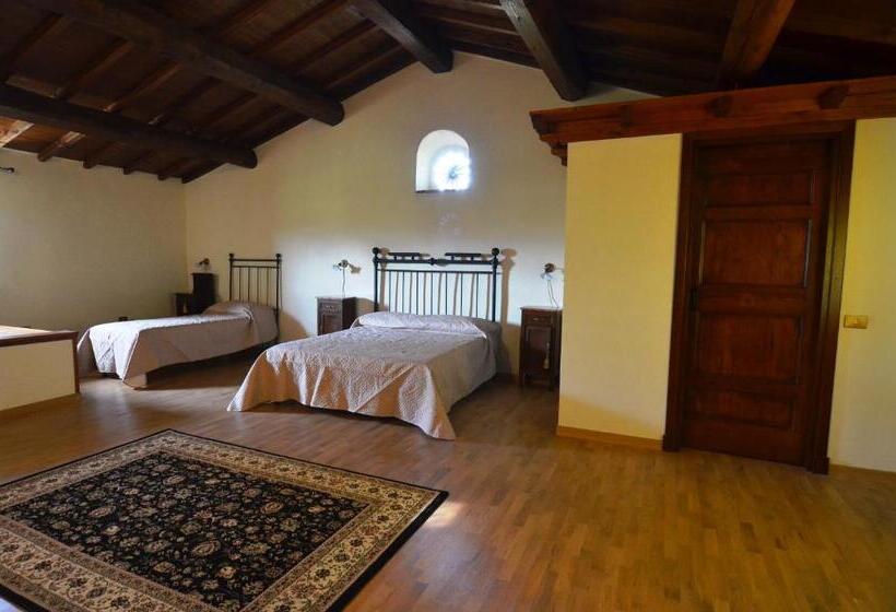 هتل Magica Torre Medievale