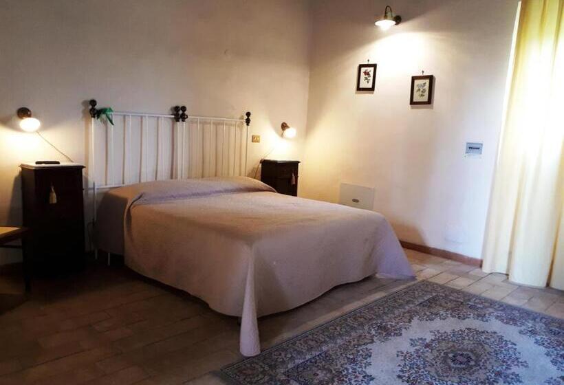 هتل Magica Torre Medievale