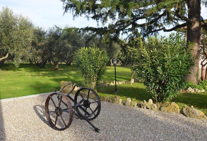 هتل Magica Torre Medievale