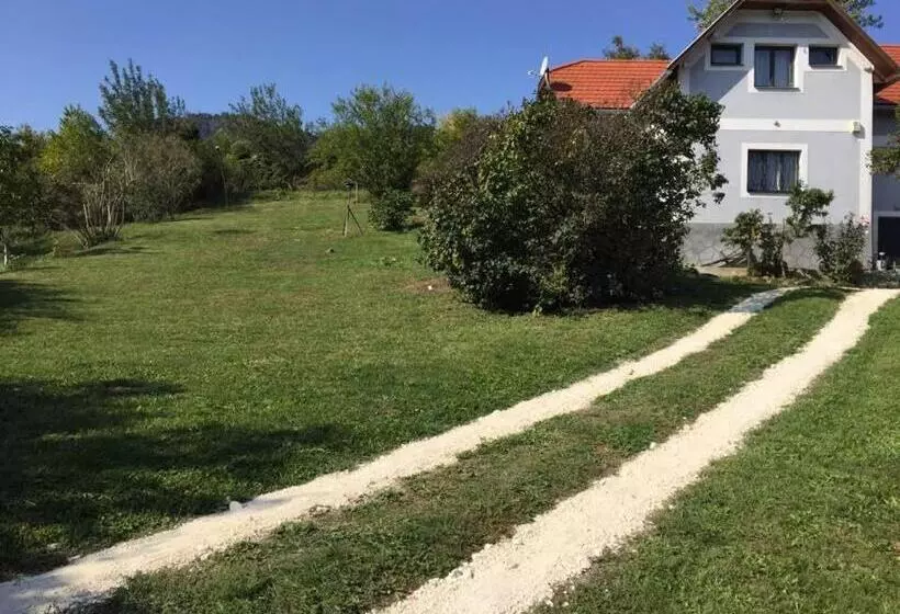 ペンション Eszter Ház