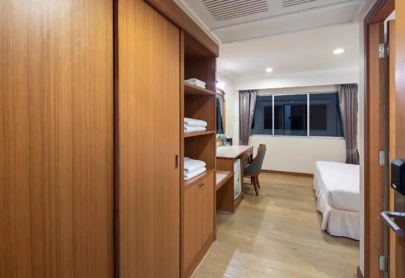 Station One Hotel   Aranyaprateth