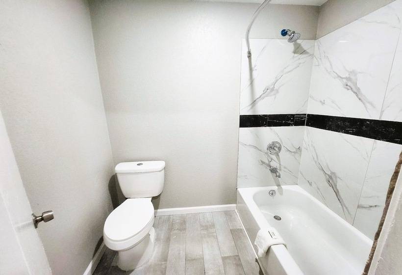 הוסטל Travel Inn By Oyo, Hwy 80  Jackson