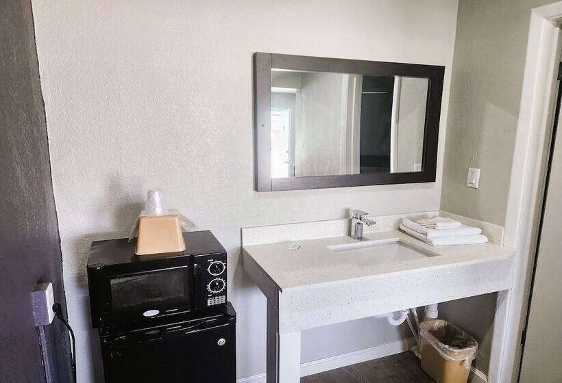 הוסטל Travel Inn By Oyo, Hwy 80  Jackson