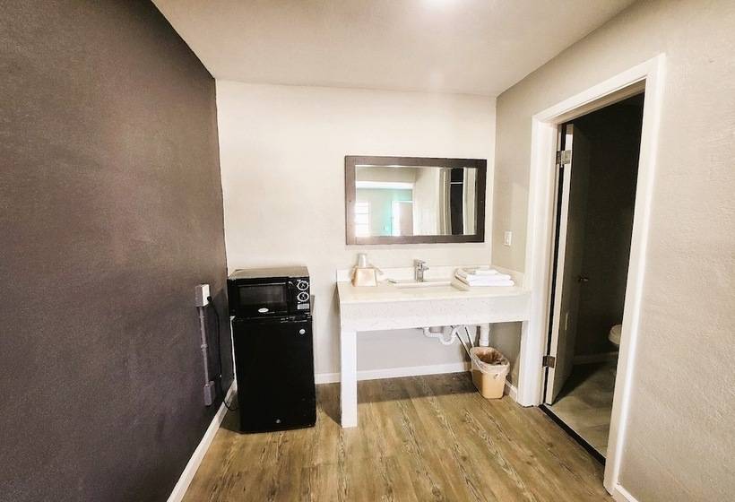 הוסטל Travel Inn By Oyo, Hwy 80  Jackson