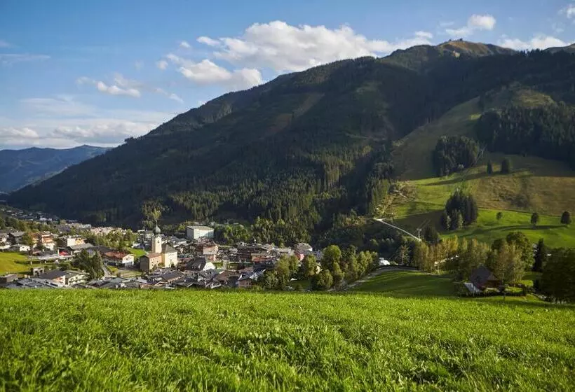 تختخواب و صبحانه Hager S Apartments