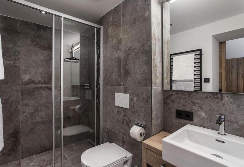 مبيت وإفطار Hager S Apartments