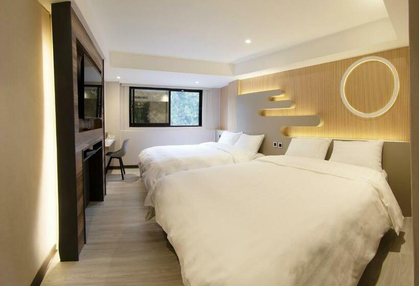 هتل Alishan Shermuh Tourist