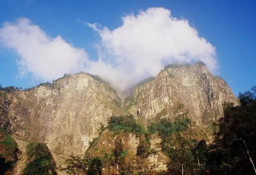 هتل Alishan Shermuh Tourist