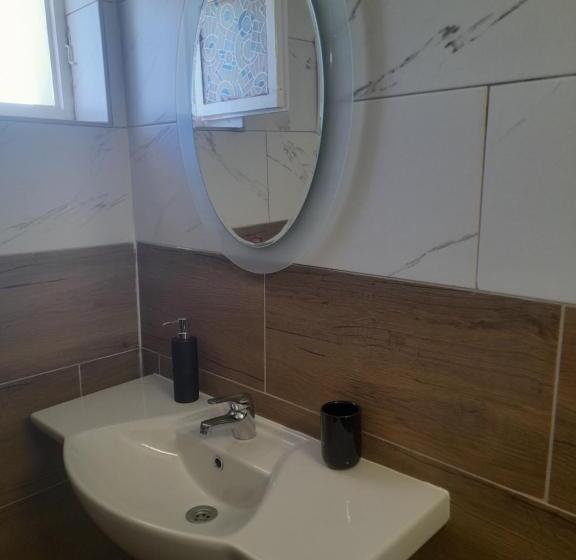 Пансион Amirov Garden   Free Parking & Free Beach Area