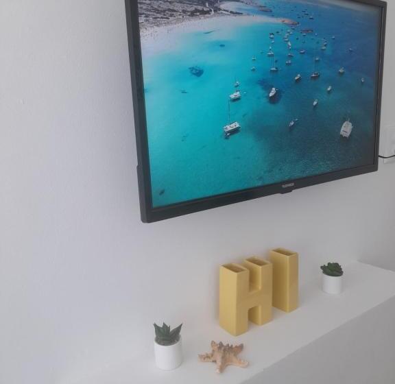 Пансион Amirov Garden   Free Parking & Free Beach Area