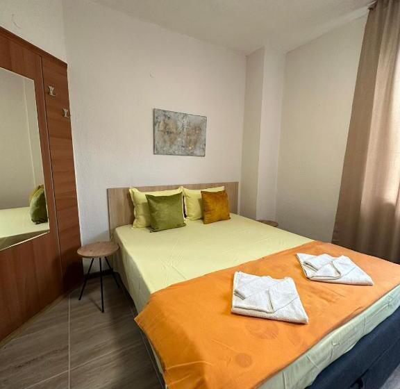 Пансион Amirov Garden   Free Parking & Free Beach Area