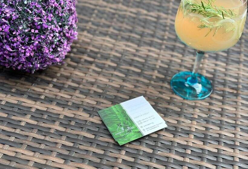 Пансион Amirov Garden   Free Parking & Free Beach Area