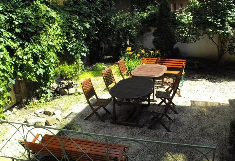Season Hostel 2