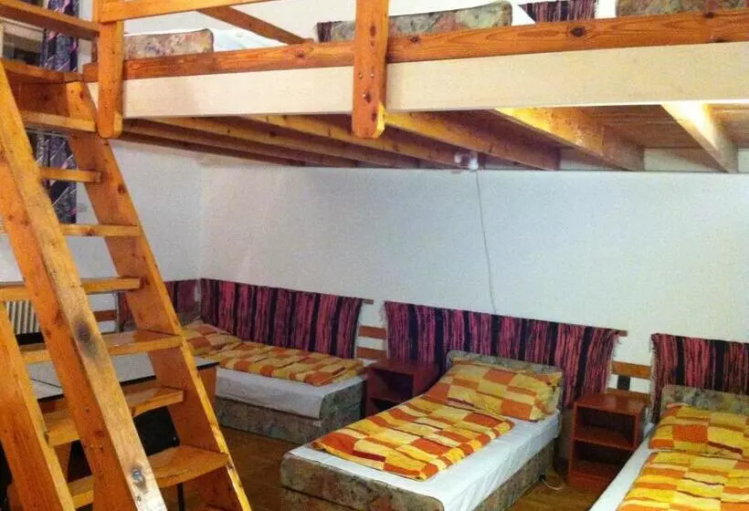 Season Hostel 2