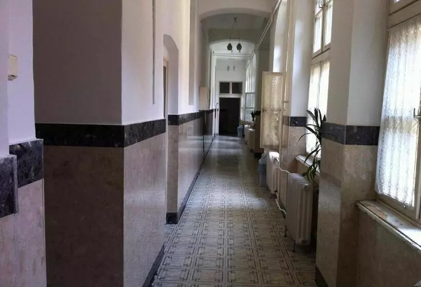 Season Hostel 2